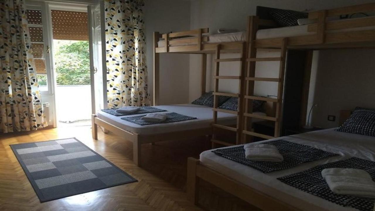 White Owl Hostelベオグラード エクステリア 写真